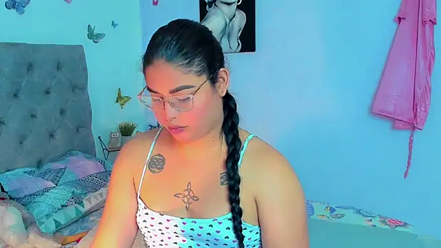 Snapshot of mabellfox chatting on 12.26.24 mabellfox online show from 12.26.24