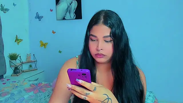 Snapshot of mabellfox chatting on 01.28.25 mabellfox online show from 01.28.25