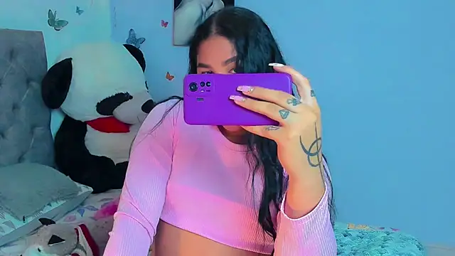 Snapshot of mabellfox chatting on 02.14.25 mabellfox online show from 02.14.25