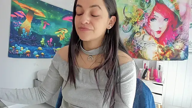 LovelyAzucena online show from 11.08.25