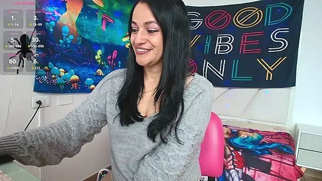 LovelyAzucena online show from 03.18.26