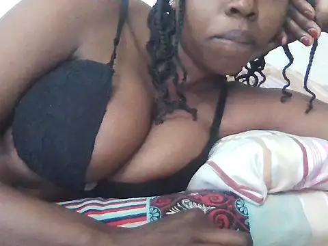 Snapshot of Sexxy_blush1 chatting on 09.22.25 Sexxy blush1 online show from 09.22.25