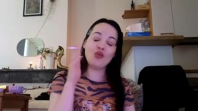 Snapshot of Lilie_romeo chatting on 02.28.25 Lilie romeo online show from 02.28.25