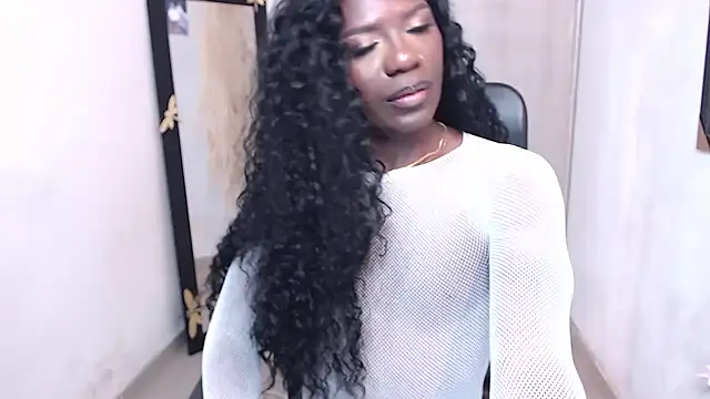 Snapshot of Cherykathaleiya chatting on 10.22.25 Cherykathaleiya online show from 10.22.25