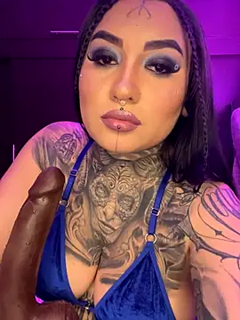 Snapshot of CloeeBeckam chatting on 09.26.25 CloeeBeckam online show from 09.26.25