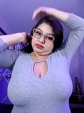 MiiaaJoness online show from 12.10.24