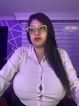 MiiaaJoness online show from 10.16.25