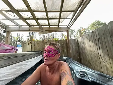 Snapshot of prainxxx22 chatting on 12.18.24 prainxxx22 online show from 12.18.24