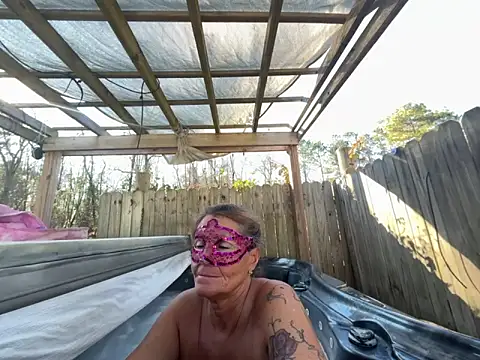 Snapshot of prainxxx22 chatting on 12.21.24 prainxxx22 online show from 12.21.24