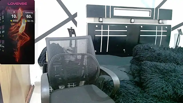 Snapshot of daimon_rockkk chatting on 03.08.25 daimon rockkk online show from 03.08.25