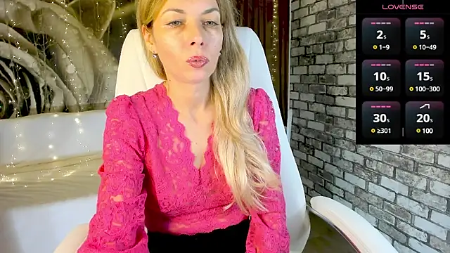 Eva Melow online show from 03.05.25