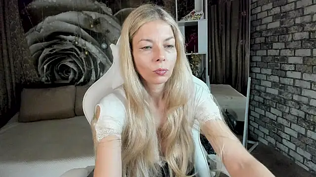 Snapshot of Eva_Melow chatting on 05.03.26 Eva Melow online show from 05.03.26