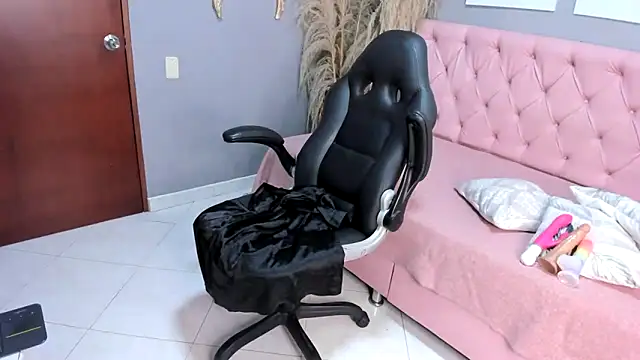 Snapshot of Anahi_falcon chatting on 02.12.26 Anahi falcon online show from 02.12.26