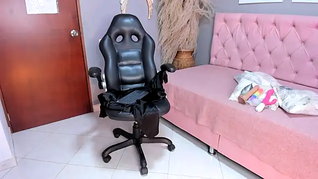 Snapshot of Anahi_falcon chatting on 03.03.26 Anahi falcon online show from 03.03.26