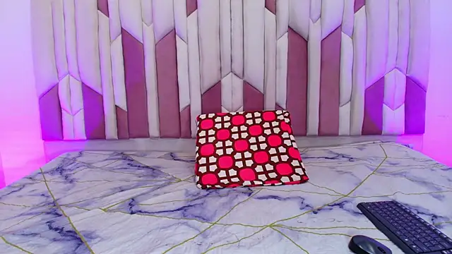 Snapshot of lucyy_gray chatting on 10.15.25 lucyy gray online show from 10.15.25