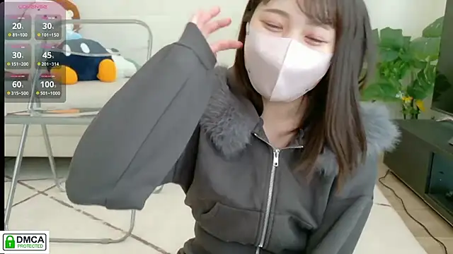 Snapshot of SUZU_ chatting on 02.19.26 SUZU online show from 02.19.26