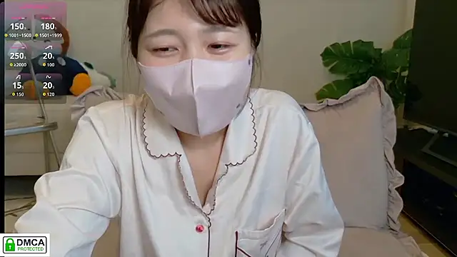 Snapshot of SUZU_ chatting on 02.20.26 SUZU online show from 02.20.26