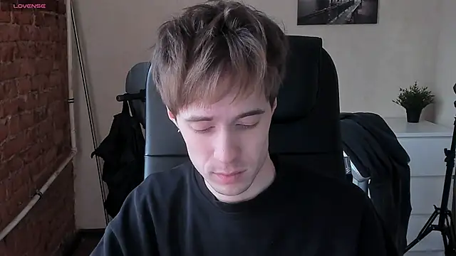 Snapshot of _tokyo_ghoul chatting on 02.06.25 tokyo ghoul online show from 02.06.25