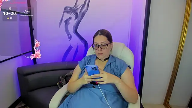 Snapshot of NiickyJones chatting on 01.28.25 NiickyJones online show from 01.28.25