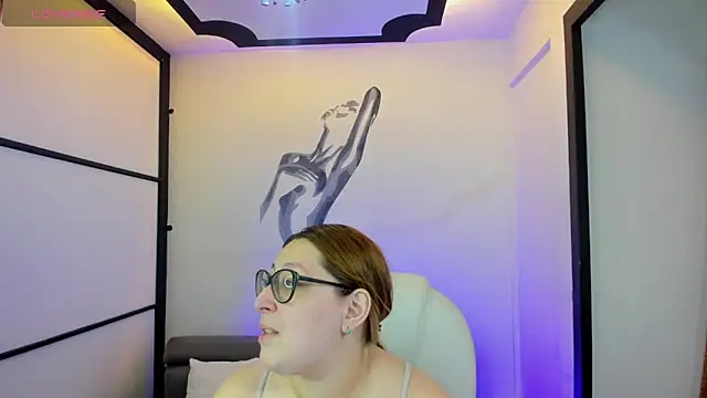 Snapshot of NiickyJones chatting on 02.07.25 NiickyJones online show from 02.07.25