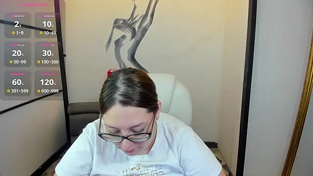 Snapshot of NiickyJones chatting on 02.08.25 NiickyJones online show from 02.08.25