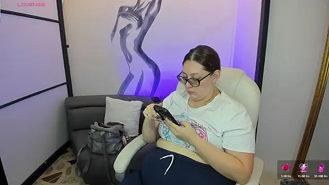 Snapshot of NiickyJones chatting on 02.24.25 NiickyJones online show from 02.24.25