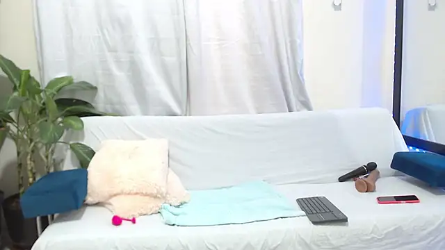 Snapshot of AmbarSofhia chatting on 03.12.25 AmbarSofhia online show from 03.12.25