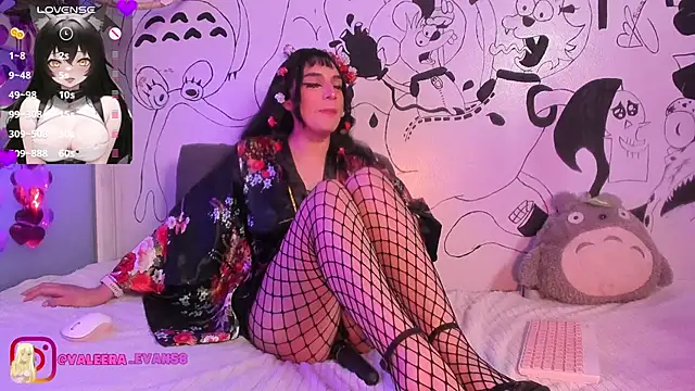 Snapshot of Valeera_Evans8 chatting on 02.21.25 Valeera Evans8 online show from 02.21.25