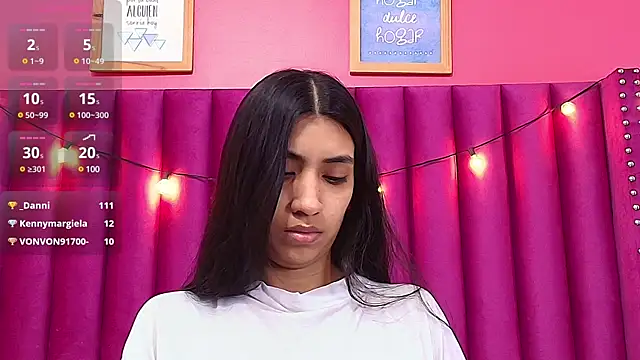 littlee emilyy  online show from 02.06.25