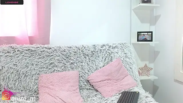 Snapshot of aliicee_m chatting on 03.12.25 aliicee m online show from 03.12.25