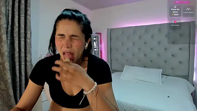 Snapshot of andykiuty chatting on 03.13.25 andykiuty online show from 03.13.25