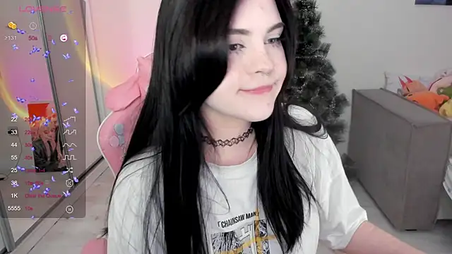 Snapshot of SelenaCute chatting on 01.03.25 SelenaCute online show from 01.03.25