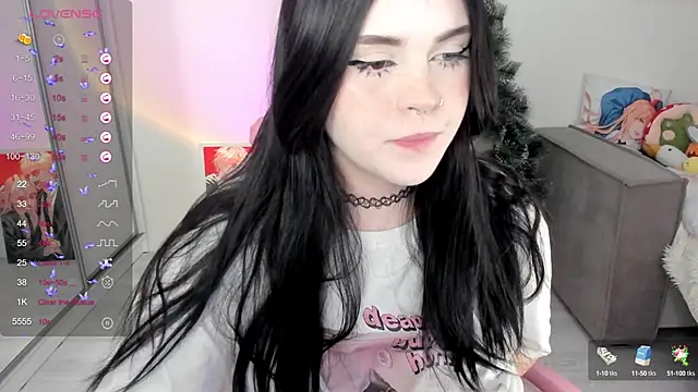 Snapshot of SelenaCute chatting on 01.08.25 SelenaCute online show from 01.08.25