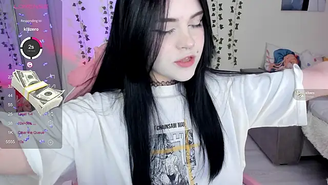 Snapshot of SelenaCute chatting on 01.20.25 SelenaCute online show from 01.20.25