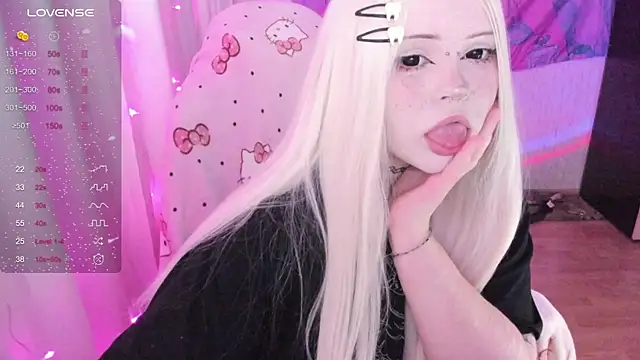 Snapshot of SelenaCute chatting on 07.06.26 SelenaCute online show from 07.06.26