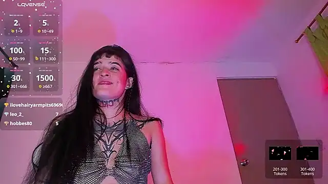 Snapshot of sarah_benjjaminn chatting on 06.18.26 sarah benjjaminn online show from 06.18.26