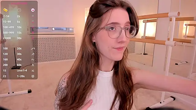 Snapshot of Lola_Missy chatting on 10.11.25 Lola Missy online show from 10.11.25