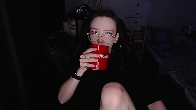 Snapshot of AmeliaKamishiro chatting on 11.17.25 AmeliaKamishiro online show from 11.17.25