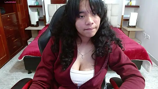 laureentt  online show from 02.10.25