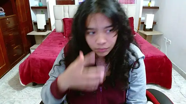 laureentt  online show from 03.07.25