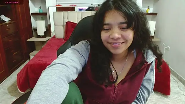 laureentt  online show from 03.08.25