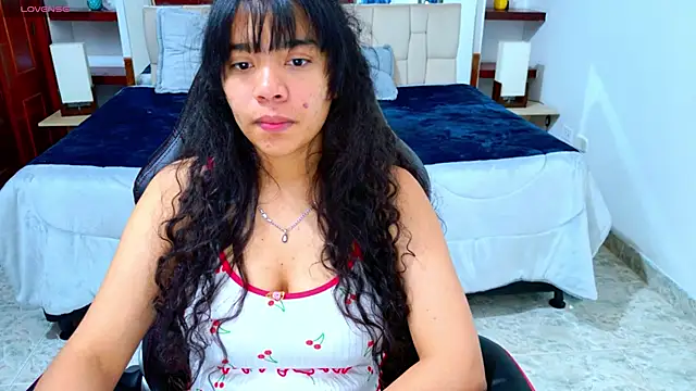 laureentt  online show from 10.22.25