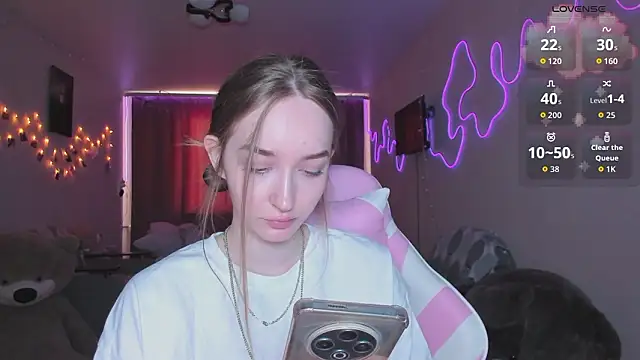 MoonDust online show from 03.25.26