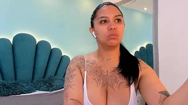 sharlott18 online show from 01.15.26