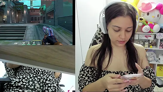 Snapshot of cinna_monroll chatting on 12.19.24 cinna monroll online show from 12.19.24