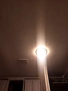 Snapshot of scottym chatting on 03.22.25 scottym online show from 03.22.25