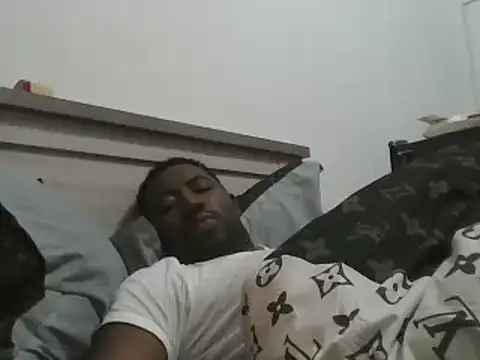 Snapshot of Tonton1988 chatting on 02.25.25 Tonton1988 online show from 02.25.25