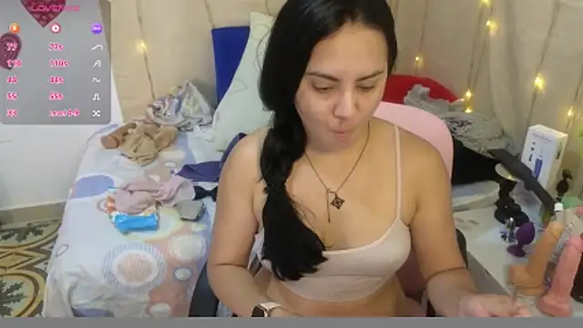 Snapshot of lovely_trix chatting on 03.31.26 lovely trix online show from 03.31.26