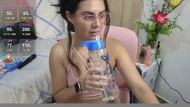 Snapshot of lovely_trix chatting on 04.14.26 lovely trix online show from 04.14.26