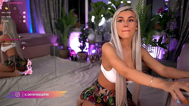 Snapshot of Serene_Sophiex chatting on 03.10.25 Serene Sophiex online show from 03.10.25